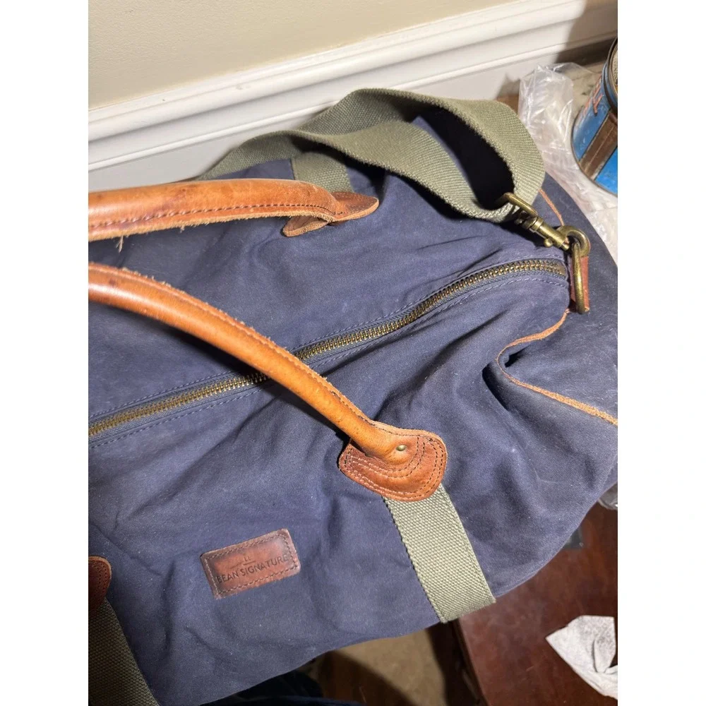 LL Bean Signature Waxed Canvas Duffle Bag Navy Blue Leather trim 22